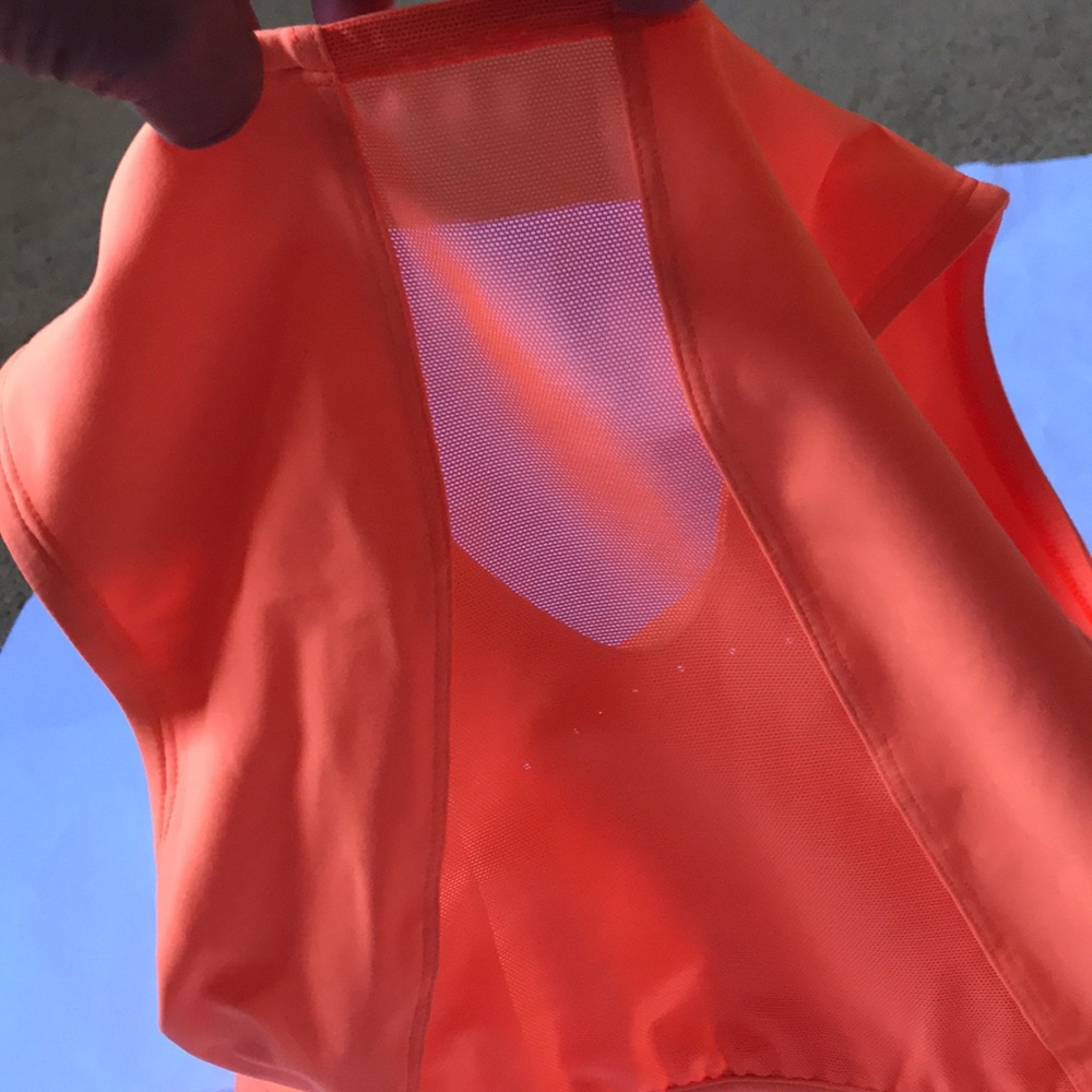 Lululemon crop top - Picture 4 of 5